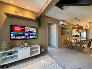 Cobertura com AC e Churrasqueira a 700m da Praia