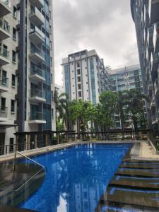 Staycation By JEM - Across NAIA T3 in Newport City