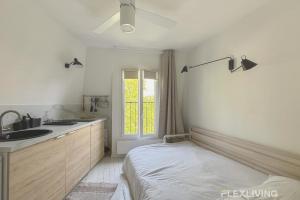 Bright Studio with Open View Voltaire 11th