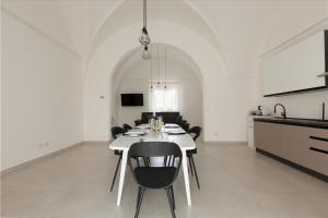 Amate by BarbarHouse