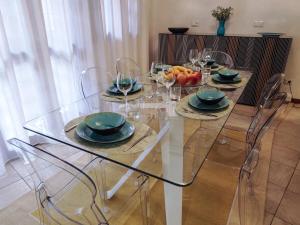 Emerald - Prestigious Apartment 5 Minutes by Car from Old Town