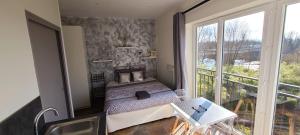 LE STARLIGHT Studio douillet vue panoramique rivière d'Ain