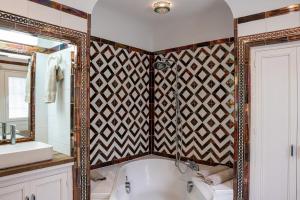 Elegant Villa with Pool & Golf Range in Sotogrande