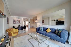REF 1434 - Cannes Croisette - Sea view apartment for rent