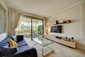 REF 1434 - Cannes Croisette - Sea view apartment for rent