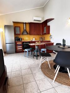 Naos Family House , Paralia Ofriniou