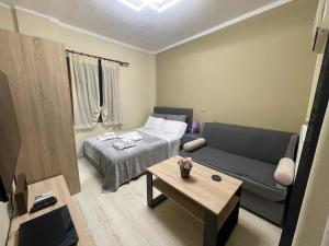 Little House in Petroupoli