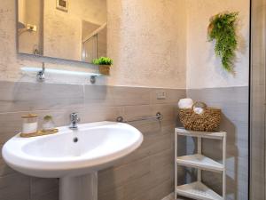 Apartment Iris 7- Terza Spiaggia by Interhome img19