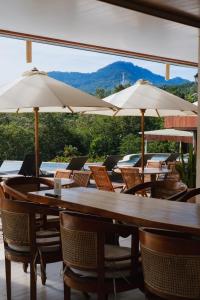 Giriwood Hotel & Villa