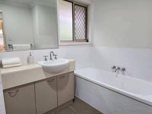 Simple and Comfy Family Home between BNE and Ipswich