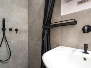 Apartment Centrally located Maris by Interhome