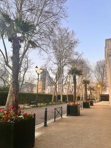 Calm, garden view stay near Paris and the Seine