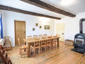 Apartment Spacious in Farmhouse by Interhome