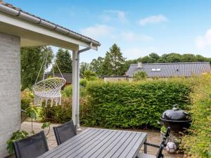 Holiday Home Tolke - 400m from the sea by Interhome