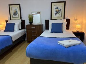 De la Plaza Rent a Home