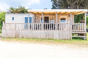 Campings Camping de la Corniche - Plestin-les-Greves : Bungalow Deluxe - Vue sur Mer
