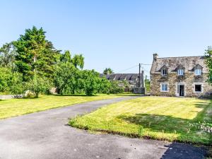 Maisons de vacances Holiday Home Maison de Kerbarh by Interhome : photos des chambres