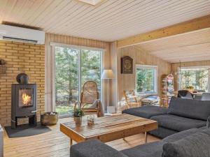 Holiday Home Horsten - from the sea by Interhome