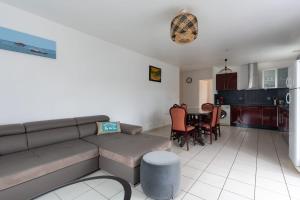 Maisons de vacances Beautiful House With Terrace Garden And Wi Fi : photos des chambres