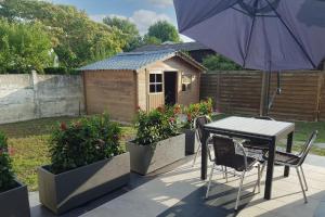 Maisons de vacances Beautiful House With Terrace Garden And Wi Fi : photos des chambres