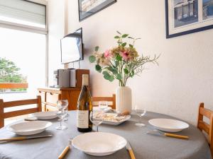 Apartment Piscine et Plage-2 by Interhome