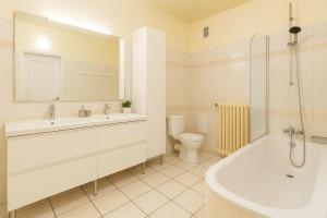 Grand logement moderne avec 4 chambres a Paris 15ᵉ