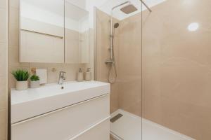 Grand logement moderne avec 4 chambres a Paris 15ᵉ