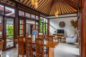 Villa Umawake bungalows by Fave Jaya Residences