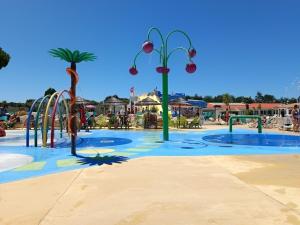 Campings Mobil-Home 3ch 8 pers - Les Charmettes K100 - Les Mathes : photos des chambres