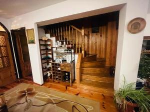 Stylish 4BR Artists Home with Garden- Gdańsk Green District