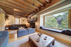 Casa Montlude - Elegancia rústica y confort moderno en el corazón del Valle de Arán by Eth Flòc