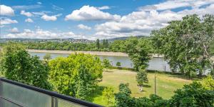 Wellness Riversider - with a view of the Danube and Margaret Island