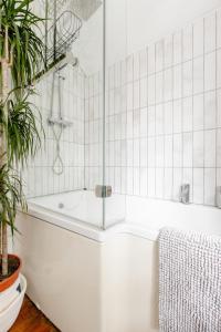 Writers Retreat in the heart of Ashford Town