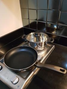 Hotel like Studio with balcony WIFI Neflix at Megaworld Iloilo