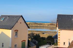 Maisons de vacances Nice house with garden near the beach : photos des chambres