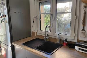 Maisons de vacances Nice house with garden near the beach : photos des chambres