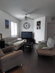 Maisons de vacances Maison spacieuse avec piscine et jardin : photos des chambres