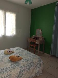 Maisons de vacances Maison spacieuse avec piscine et jardin : photos des chambres