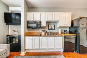 Steps to Smith Mountain Lake Unit with Pool Access!