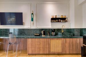 Athens Marbles-Classic suite