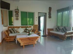 Hangout Beach Resort
