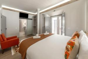 Lagoon & Deluxe Villa