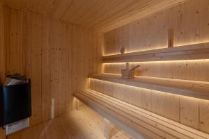 Lagoon & Deluxe Villa