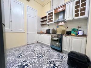 Cozy 2BR Apt in Downtown - Mint 21