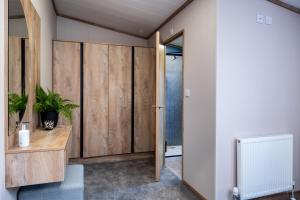 Hot Tub Lodge, Victory Liberte 104