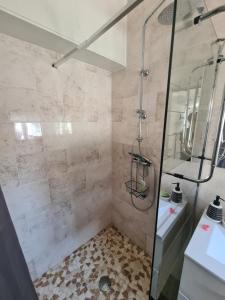 Maisons de vacances Studio avec exterieur prive et jacuzzi : photos des chambres