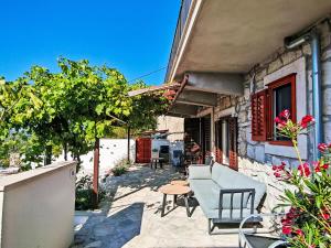 Holiday Home Prusina by Interhome