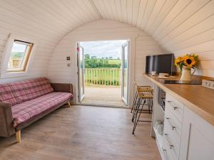 Cwmporthman Farm Cwtch-Uk34700