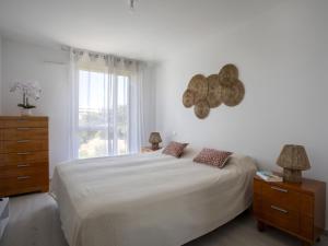 Apartment Seaside View-1 by Interhome