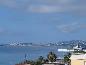 Studio Carnaval vue mer plage aéroport Nice centre commercial CAP 3000 Arenas emplacement excellent